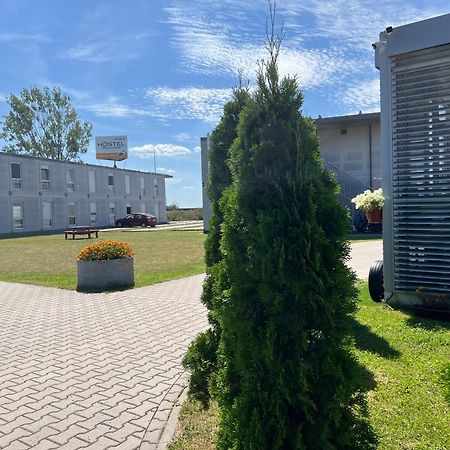 Hostel Wrzesnia Bagian luar foto