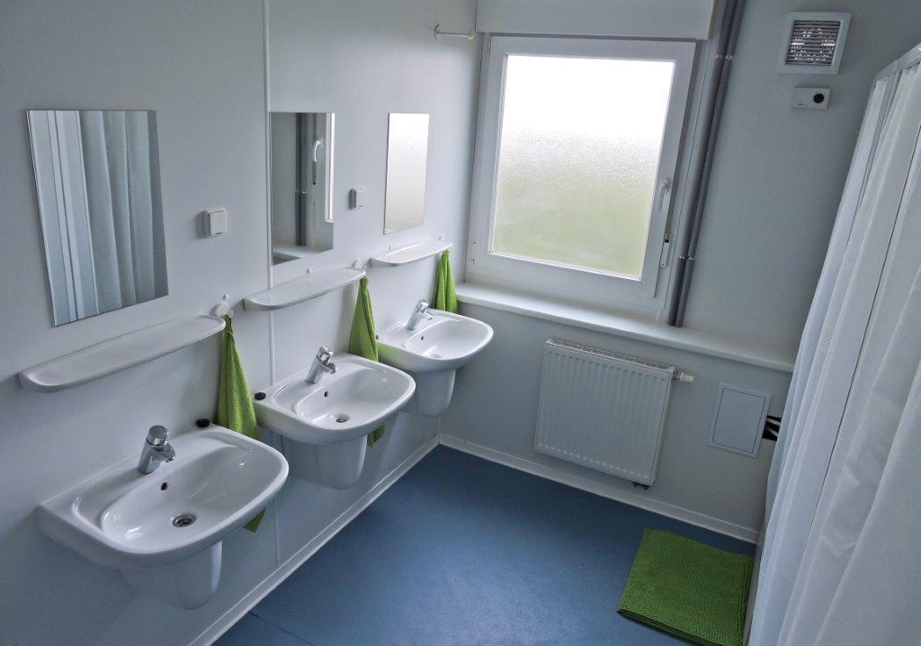 Hostel Wrzesnia Bagian luar foto